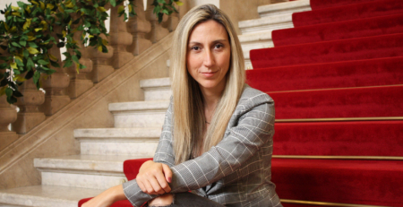 Deputada Dr.ª Cristina Rodrigues quer instalação de desfibrilhadores automáticos externos em todos os recintos desportivos e escolas