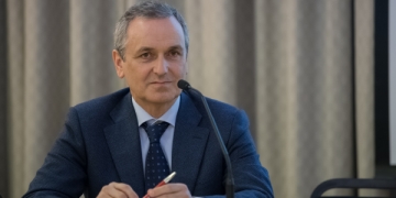 Terapêuticas-alvo de 2.ª e 3.ª geração com benefício acrescido em comparação ao standard of care no CP ALK +