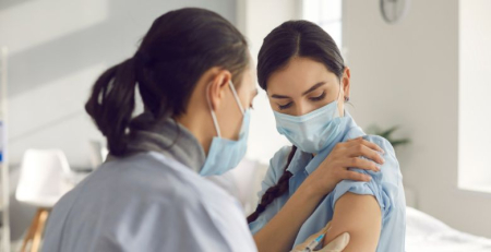 Vacinas contra pneumonia entre os 113 fármacos proibidos para exportação