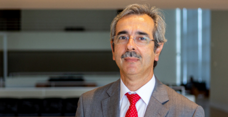 Prof. Doutor Luís Costa realça tumores sólidos e hemato-oncológicos na sessão “No caminho da evolução”