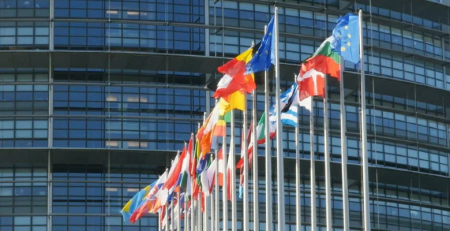 Lilly recebe autorização de comercialização na UE de selpercatinib para CPNPC avançado com fusão do gene RET positiva