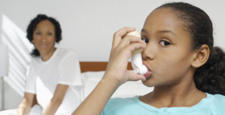 COVID-19: Crianças com asma não correm maior risco, mas podem ser vetores de transmissão