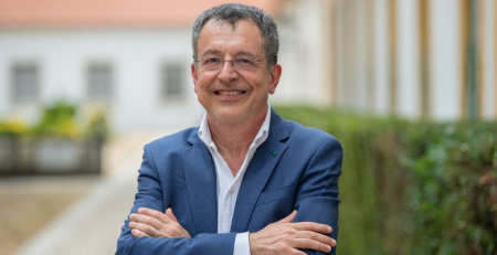 Prof. Doutor Fernando Schmitt edita livro sobre citopatologia pulmonar recentemente publicado pela OMS