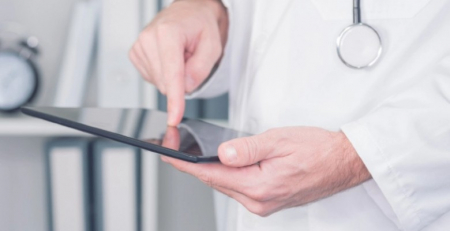 Profissionais de saúde são críticos na melhoria das taxas de vacinação da população adulta