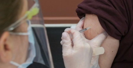 COVID-19: Agências da UE recomendam quarta dose da vacina a partir dos 60 anos